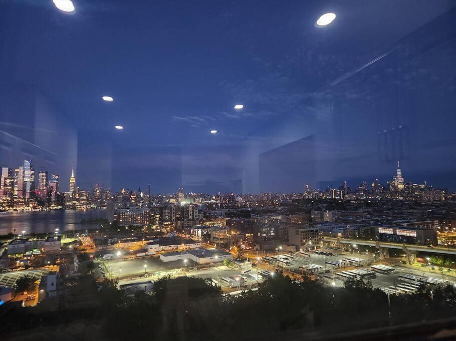 Elegant 2 Bed Gem! Mins From Nyc Lejlighed Union City Eksteriør billede