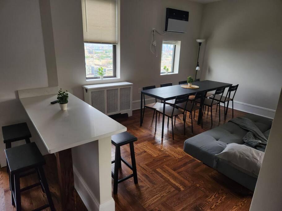 Elegant 2 Bed Gem! Mins From Nyc Lejlighed Union City Eksteriør billede