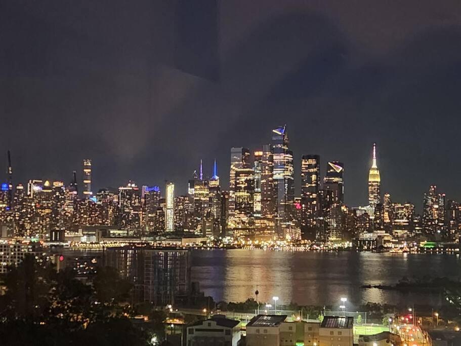 Elegant 2 Bed Gem! Mins From Nyc Lejlighed Union City Eksteriør billede