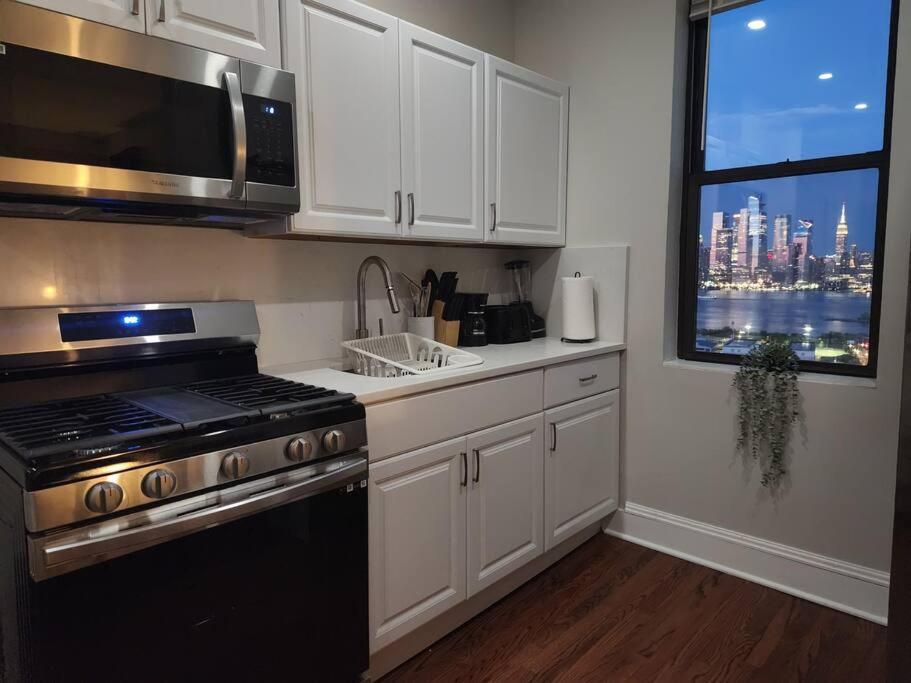 Elegant 2 Bed Gem! Mins From Nyc Lejlighed Union City Eksteriør billede