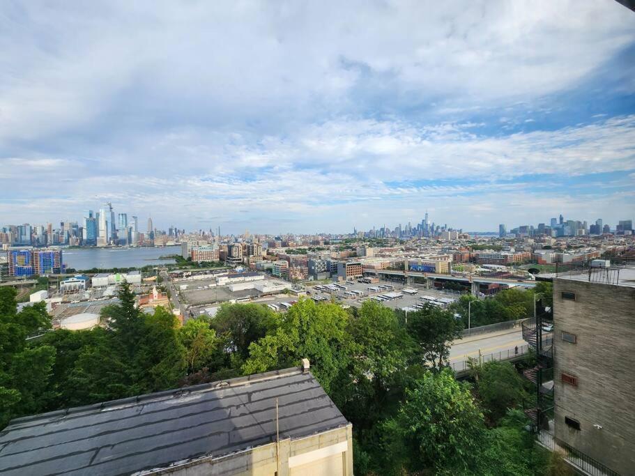 Elegant 2 Bed Gem! Mins From Nyc Lejlighed Union City Eksteriør billede